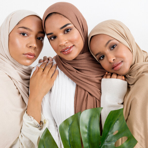 Fayena, a new sustainable hijab company, makes its hijabs out of eco-friendly natural fibers.